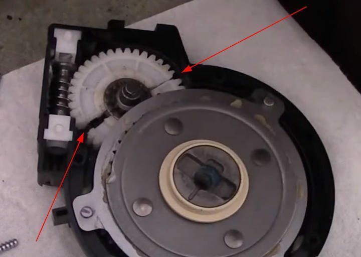 Broken Porsche Boxster Convertible Transmission Gear