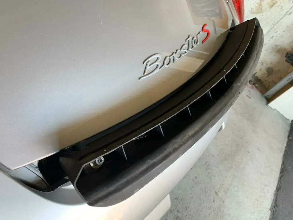 Boxstertips - Best Porsche Boxster Rear Spoiler - Removing Spoiler